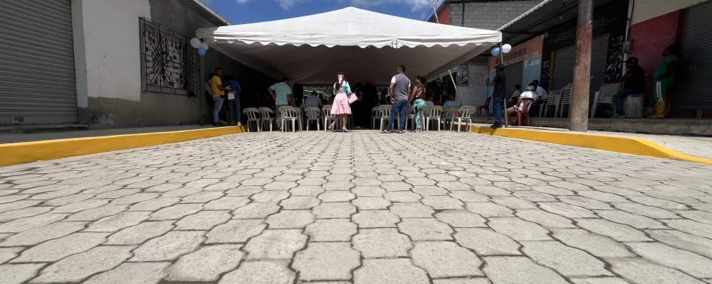 INAUGURACION OFICIAL DE LA OBRA DE ADOQUINADO, ACERAS Y BORDILLOS